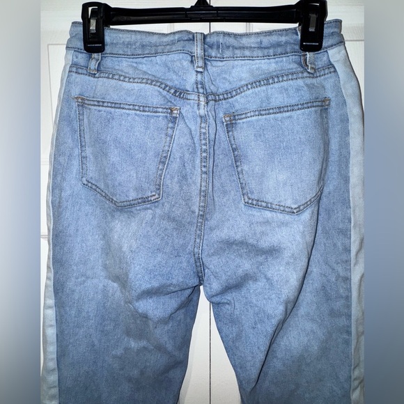 PacSun Blue Mom Jean Two Toned Frayed Hem Mid Rise  Size 27. VGUC - Picture 3 of 13